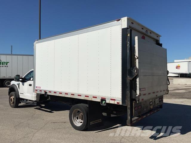 Ford F-550 Fast kasse