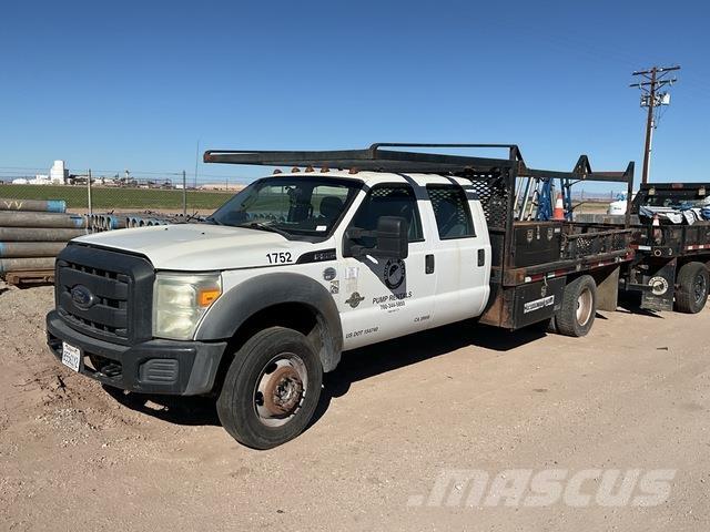 Ford F-550 Lastbil med lad/Flatbed