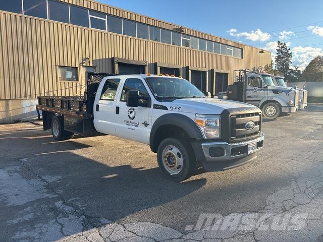 Ford F-550 Lastbil med lad/Flatbed