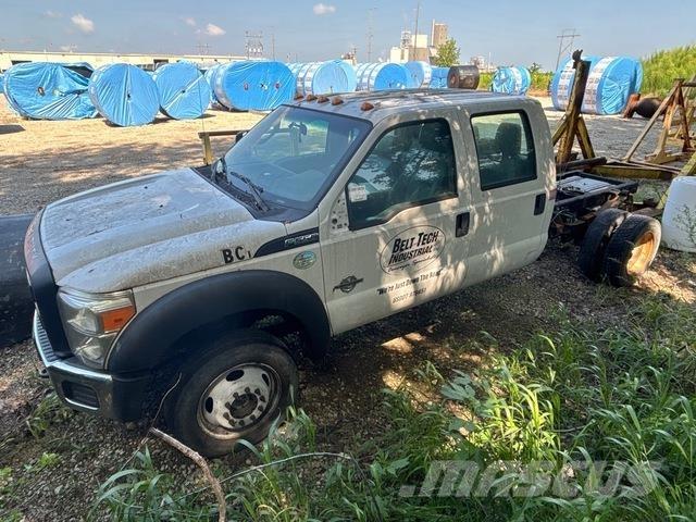 Ford F-550 XL Kabiner og interiør