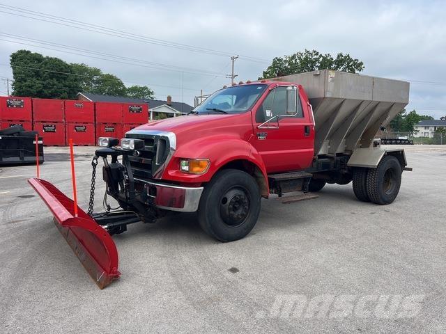 Ford F-650 Sneskovle og -plove