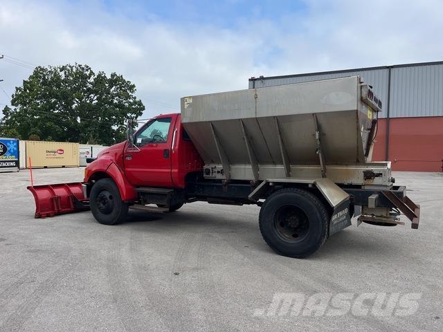 Ford F-650 Sneskovle og -plove