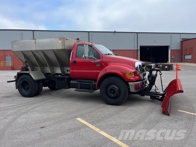 Ford F-650 Sneskovle og -plove
