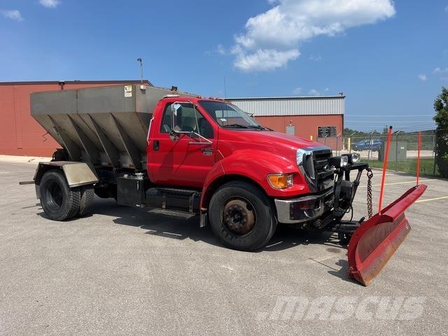 Ford F-650 Sneskovle og -plove