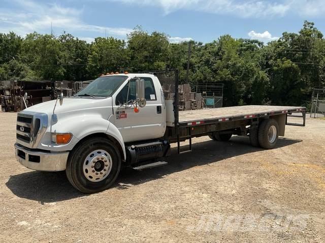 Ford F-650 Lastbil med lad/Flatbed