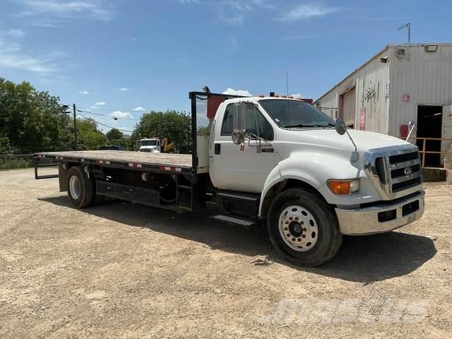 Ford F-650 Lastbil med lad/Flatbed