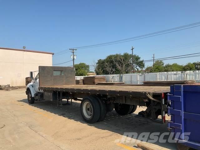 Ford F-650 Lastbil med lad/Flatbed