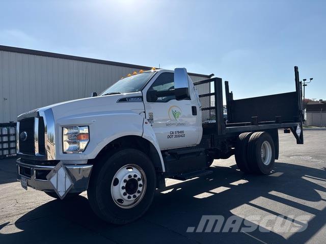 Ford F-650 Lastbil med lad/Flatbed