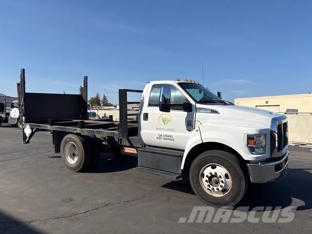 Ford F-650 Lastbil med lad/Flatbed