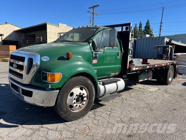 Ford F-650 Lastbil med lad/Flatbed