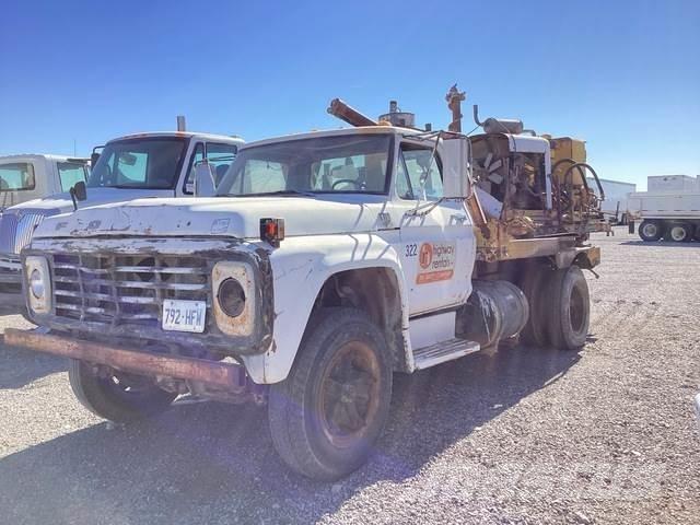 Ford F-700 Lastbilmonterede borerigge