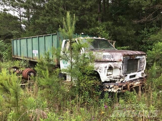 Ford F-700 Lastbiler med tip