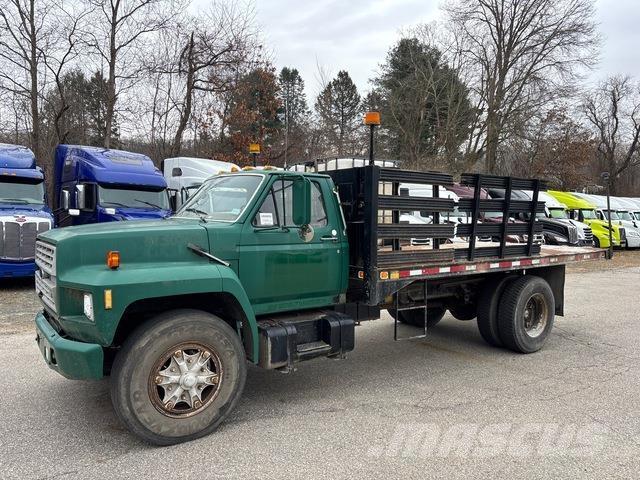 Ford F-700 Lastbiler med tip