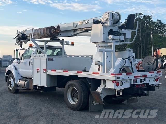 Ford F-750 Lastbilmonterede borerigge