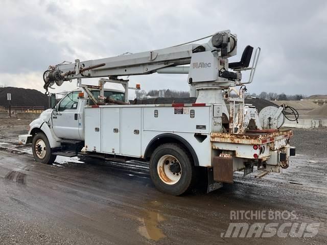 Ford F-750 Lastbilmonterede borerigge