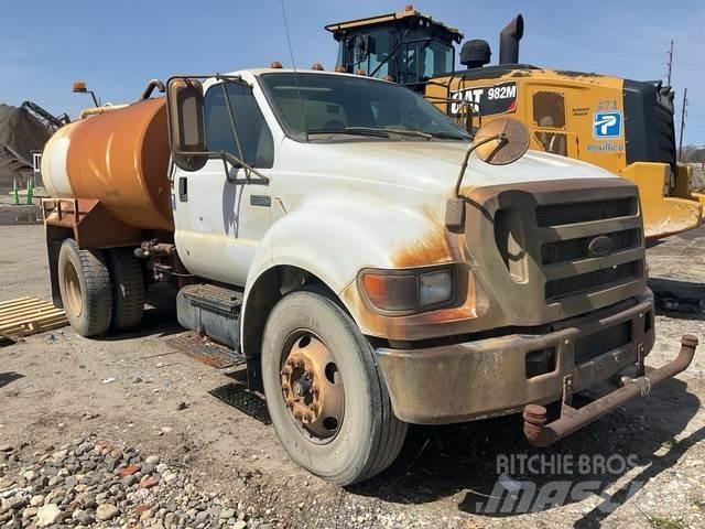 Ford F-750 Tankvogne - vand