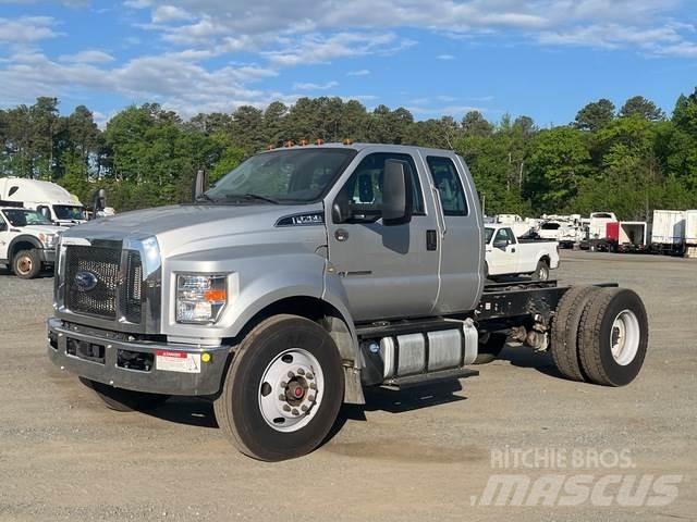 Ford F-750 Kabiner og interiør