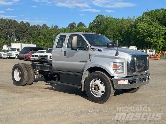 Ford F-750 Kabiner og interiør