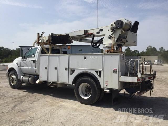 Ford F-750 Lastbilmonterede borerigge