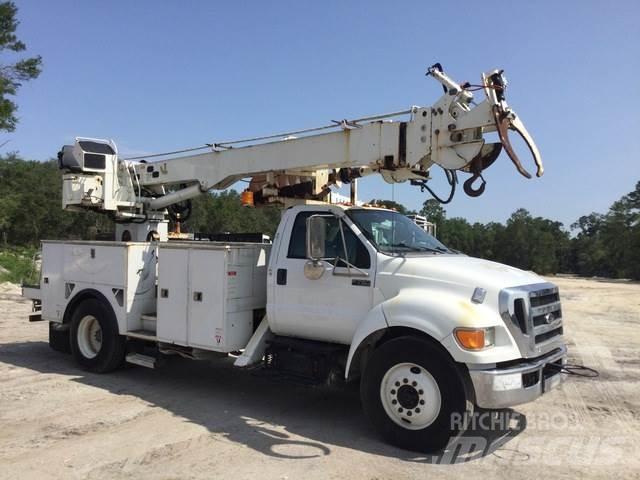 Ford F-750 Lastbilmonterede borerigge