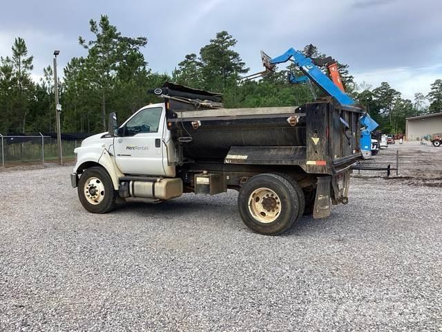 Ford F-750 Lastbiler med tip