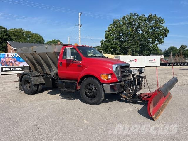 Ford F-750 Sneskovle og -plove
