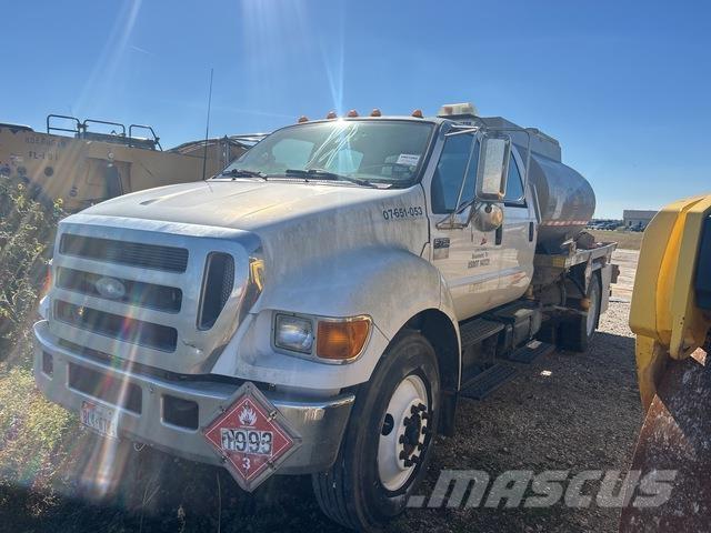 Ford F-750 Tankbiler