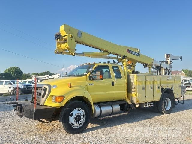 Ford F-750 Lastbilmonterede lifte