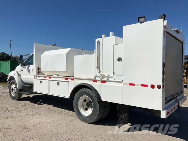 Ford F-750 Tankbiler