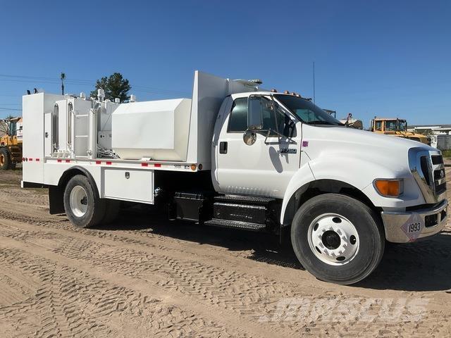 Ford F-750 Tankbiler
