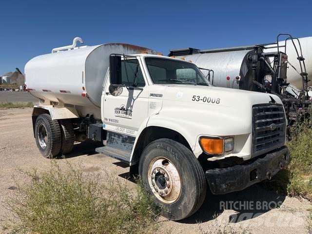 Ford F-800 Tankvogne - vand