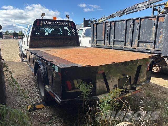 Ford F550 Lastbil med lad/Flatbed