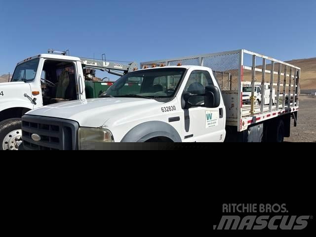 Ford F550 Lastbil med lad/Flatbed