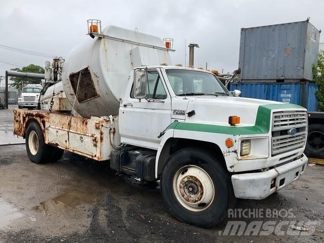 Ford F700 Entreprenør - Andet