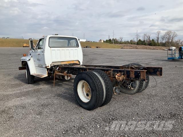 Ford F700 Kabiner og interiør