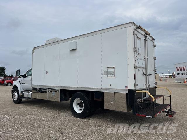 Ford F750 Slamsuger