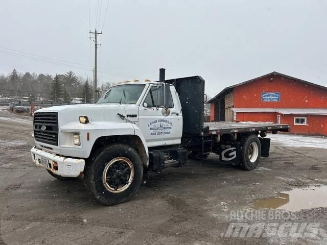 Ford F800 Lastbiler med tip