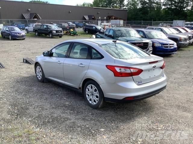 Ford Focus SE Biler