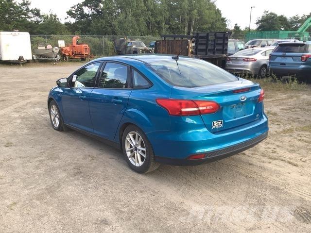 Ford Focus SE Biler