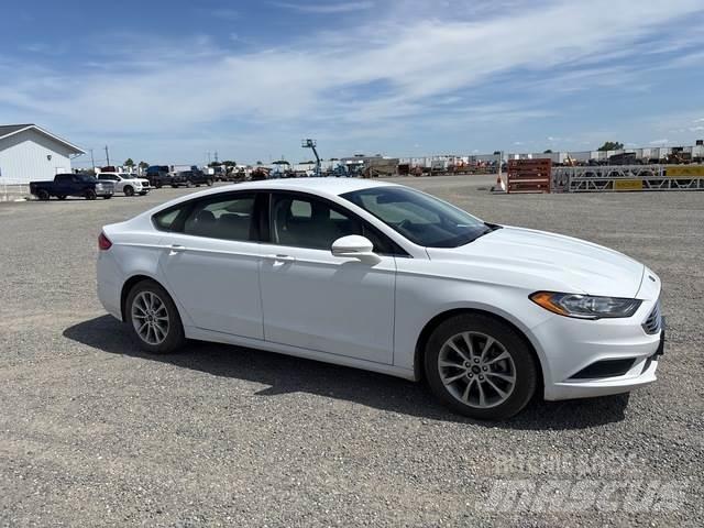 Ford Fusion SE Biler