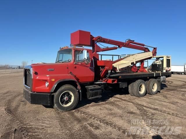 Ford L8000 Entreprenør - Andet