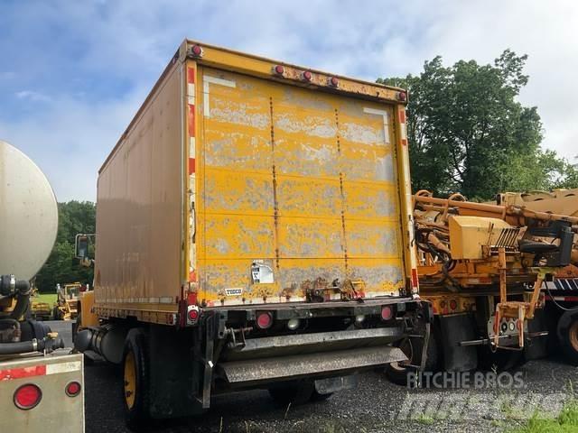 Ford L8000F Fast kasse