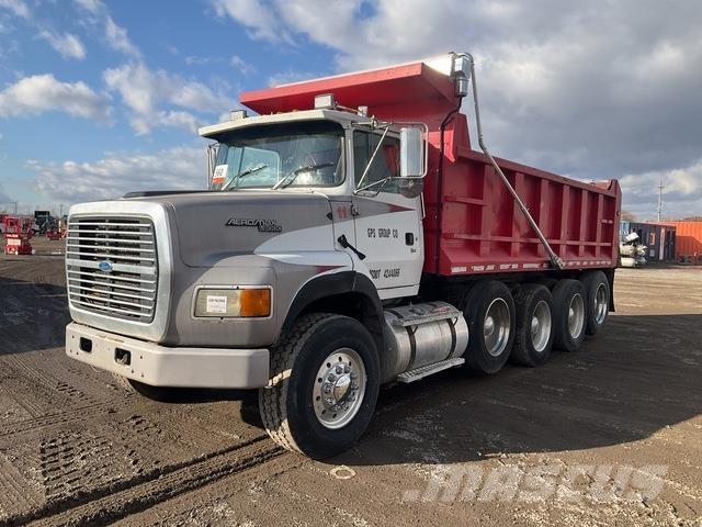 Ford L900 Lastbiler med tip