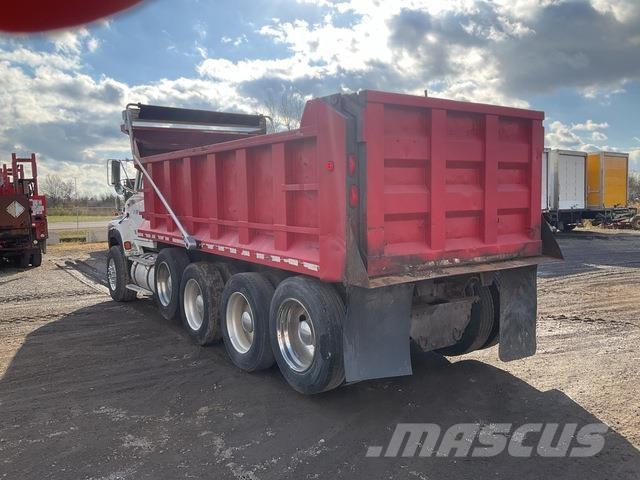 Ford L900 Lastbiler med tip