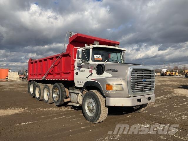 Ford L900 Lastbiler med tip