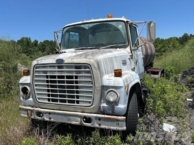 Ford LN7000 Tankvogne - vand