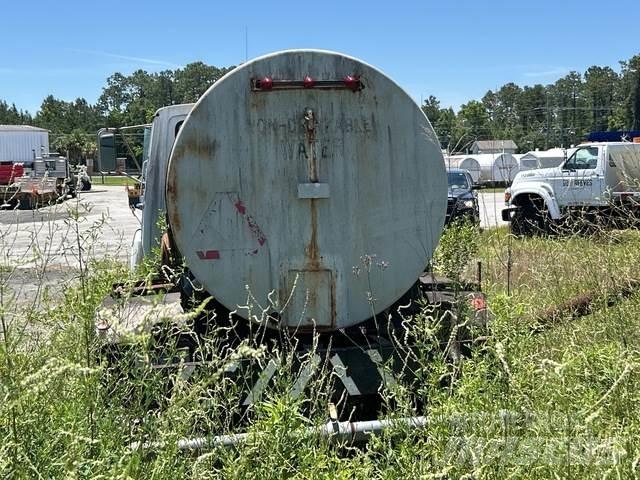 Ford LN7000 Tankvogne - vand