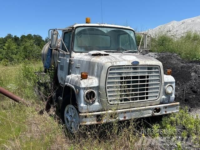 Ford LN7000 Tankvogne - vand