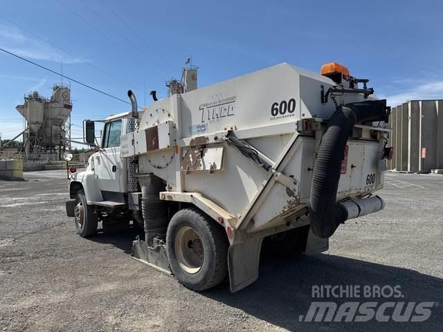 Ford LN7000 Fejebiler