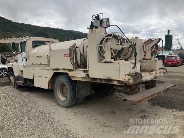 Ford LN8000 Tankbiler